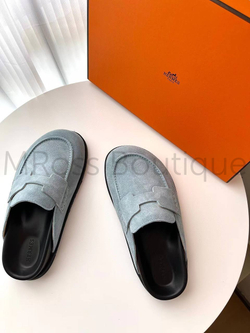 Женские мюли Hermes в голубом цвете из замши