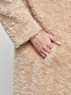 Шуба женская из овечьей шерсти чебурашка тедди, бежевое, SilverFox