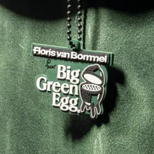 Фартук кожаный Big Green Egg & Floris Van Bommel