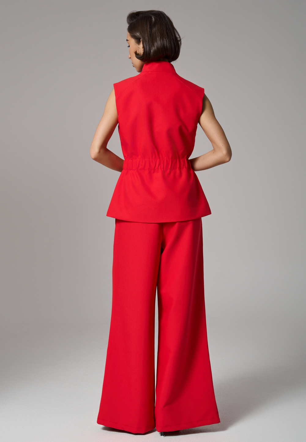 Жилет на молнии красный