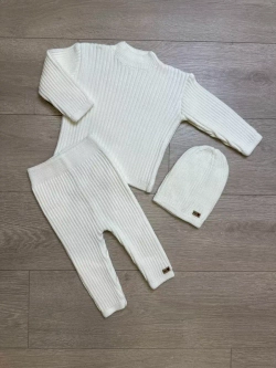 Костюм вязаный для малыша