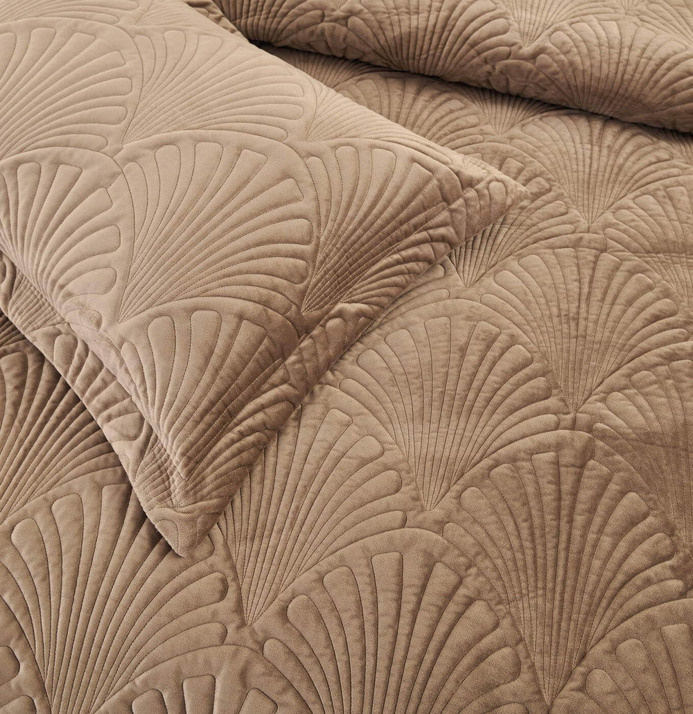 Покрывало 240x280 Sofi De MarkO Ариэль коричневое