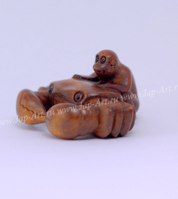 Нэцкэ Краб и обезьяна