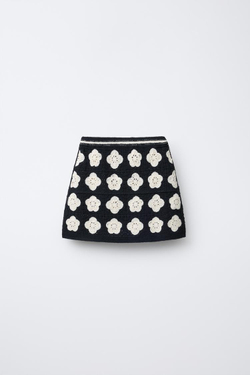 ZARA ТРИКОТАЖНАЯ ЮБКА С ЦВЕТОЧНЫМ ПРИНТОМ, ЧЕРНЫЙ