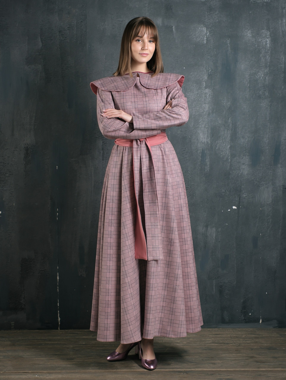 Платье с кушаком /персик клетка