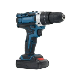 Шуруповёрт с двумя аккумуляторами.