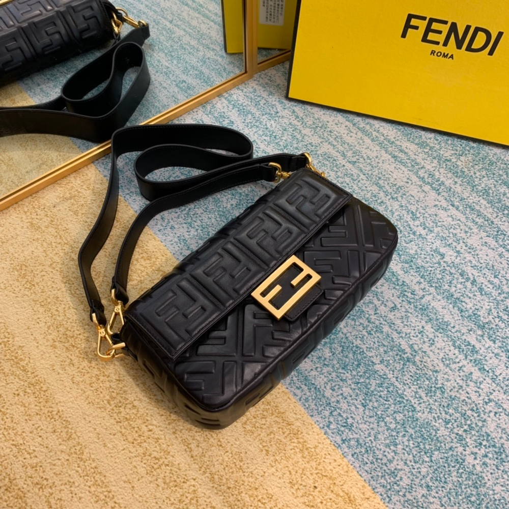 Fendi Baguette 27 cm