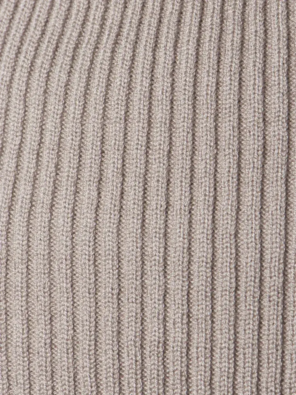 Женская шапка бини на осень