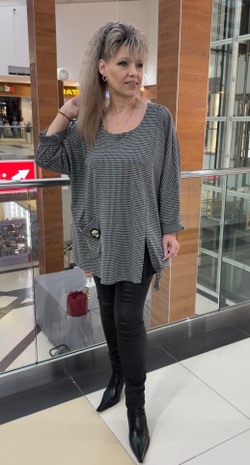 Клетчатый блузон-туника с "косым" кармашком и завязкой