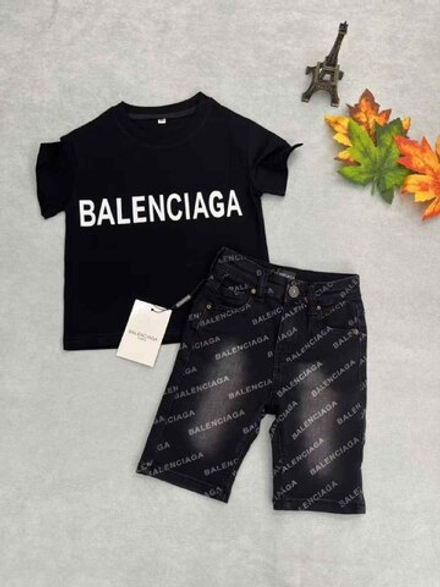 Детские шорты и футболка Balenciaga