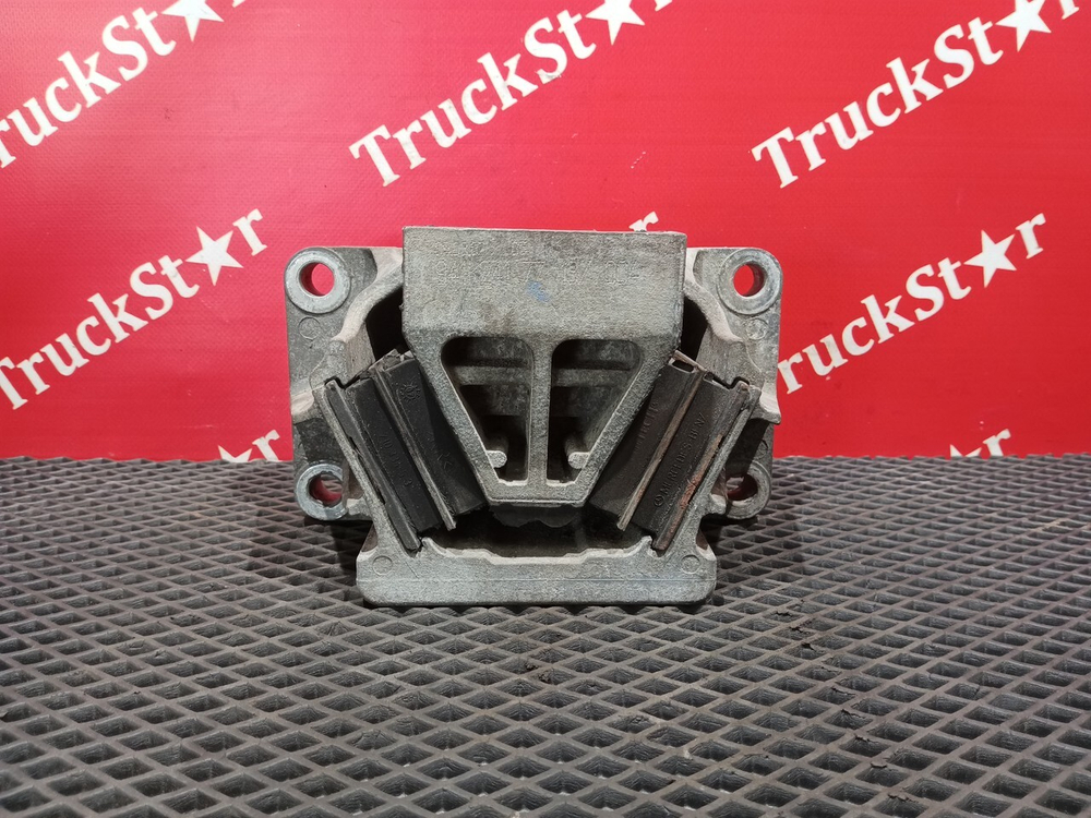 Подушка двигателя задняя