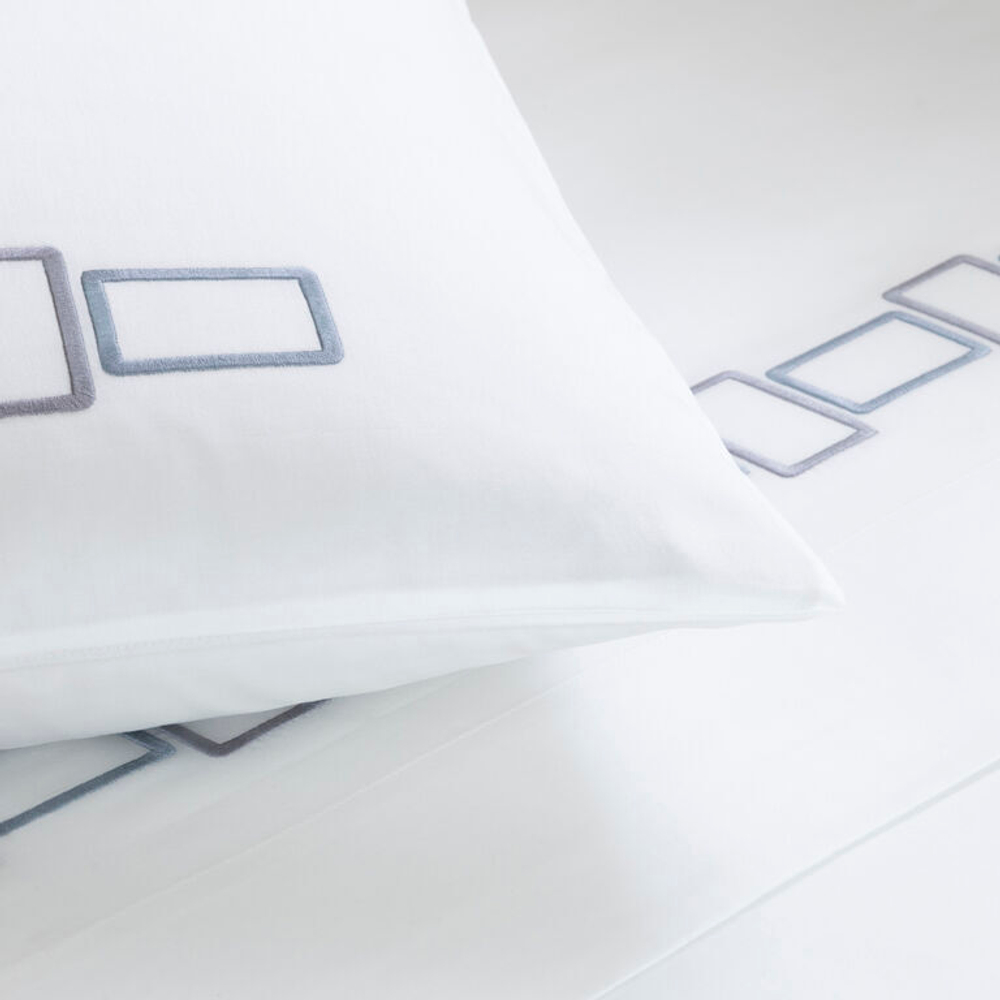 Постельное белье Bold Bicolor Embroidery Rainy Sky/Grey (240 x 220 см)