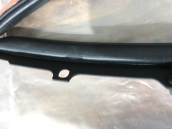 Уплотнитель капота Toyota Camry (XV70) Новый Оригинал 5339533030