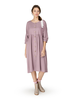 Платье "Нея" свободного кроя на деревянных пуговицах в светло-лиловом цвете