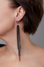 Серьги длинные цепочки на замке левербек, черные с серебряными гранями