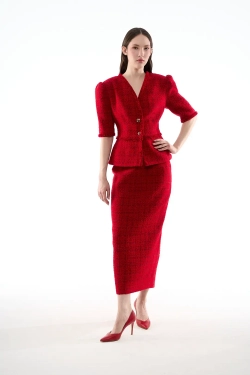 Жакет с объемными плечами и баской красный