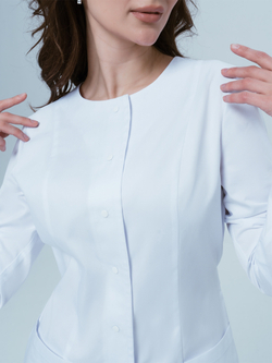 Детали медицинского халата на кнопках