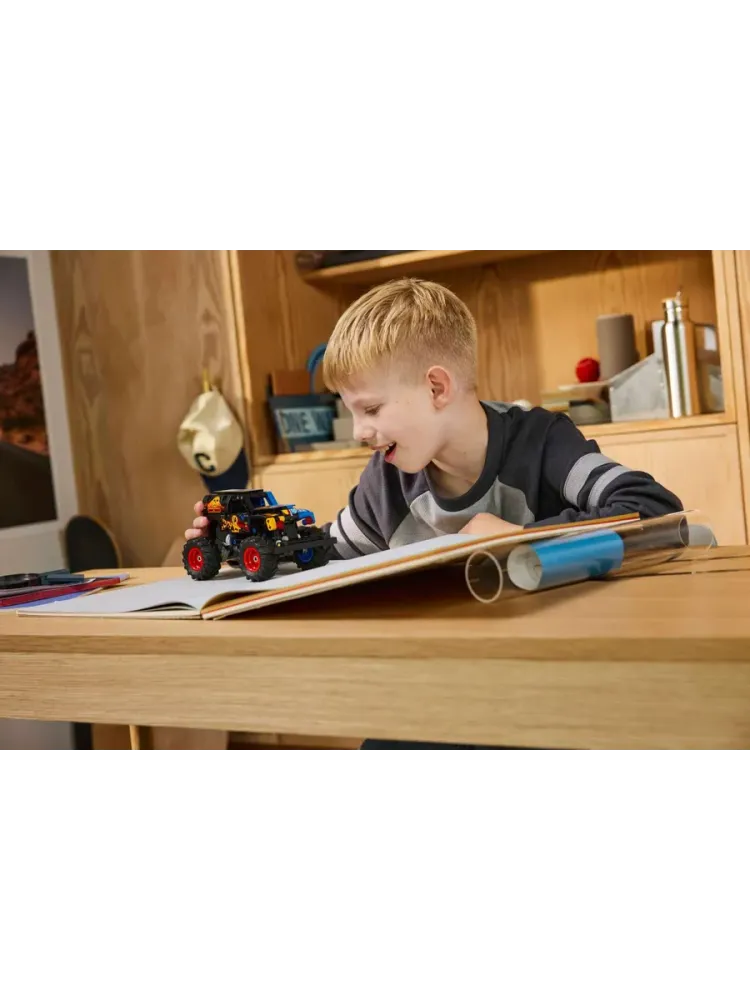 Конструктор Technic 42219 Monster Jam огонь и лед