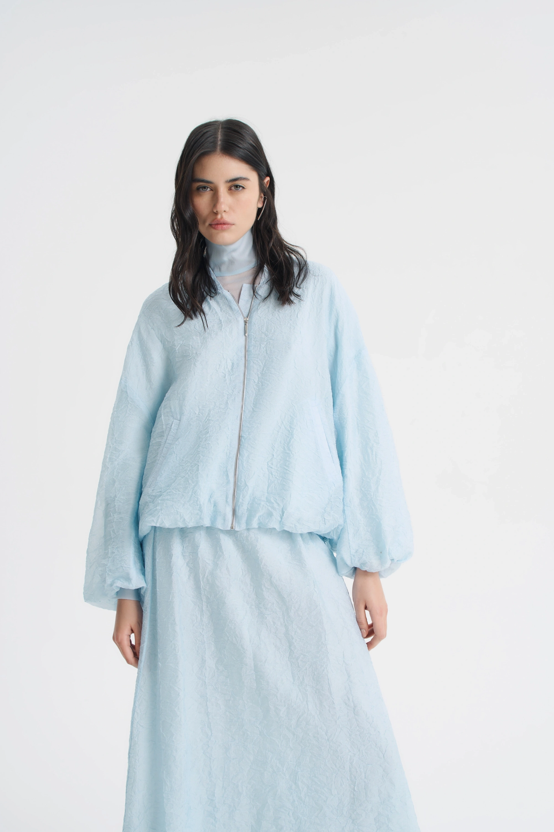 Бомбер из жатой вискозы