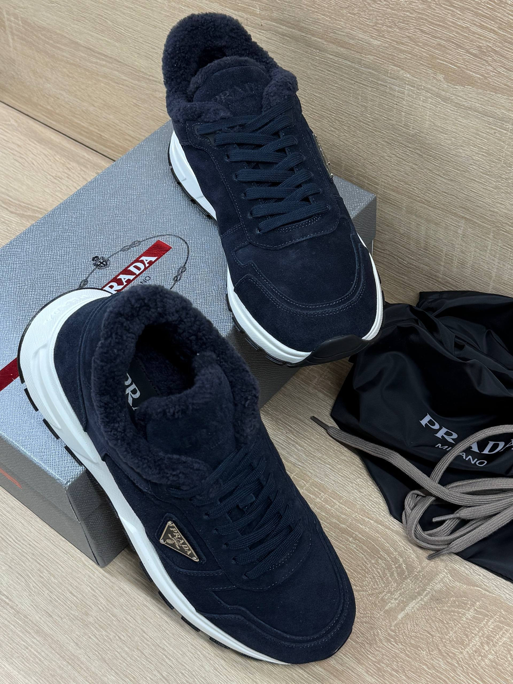 Кроссовки Prada