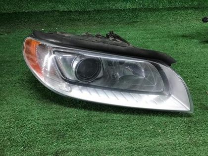 Фара правая Volvo XC70 2 (2013-2016) ксенон