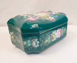 Шкатулка "Цветы на зеленом" с жостовской росписью
