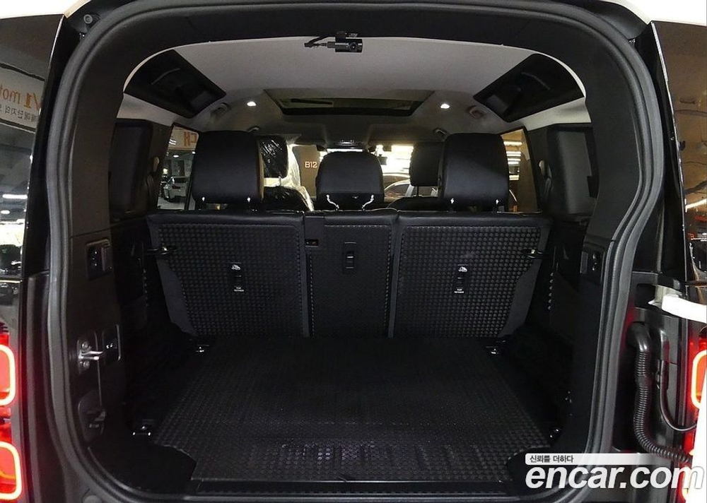 Land Rover Defender (L663) 110 D240 SE (12.2020)
