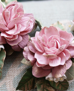 Броши: Гардения для подружек