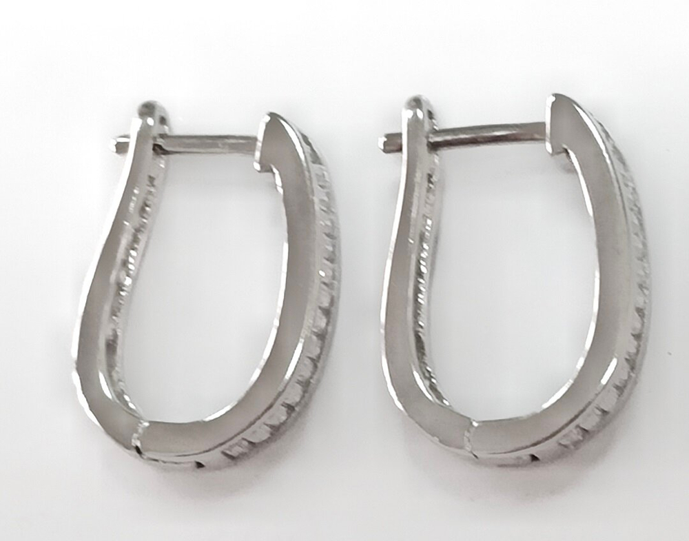 Ювелирные серьги из серебра