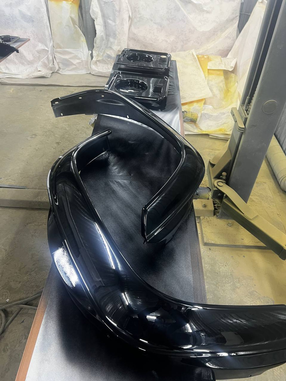 Покраска деталей автомобиля в один цвет