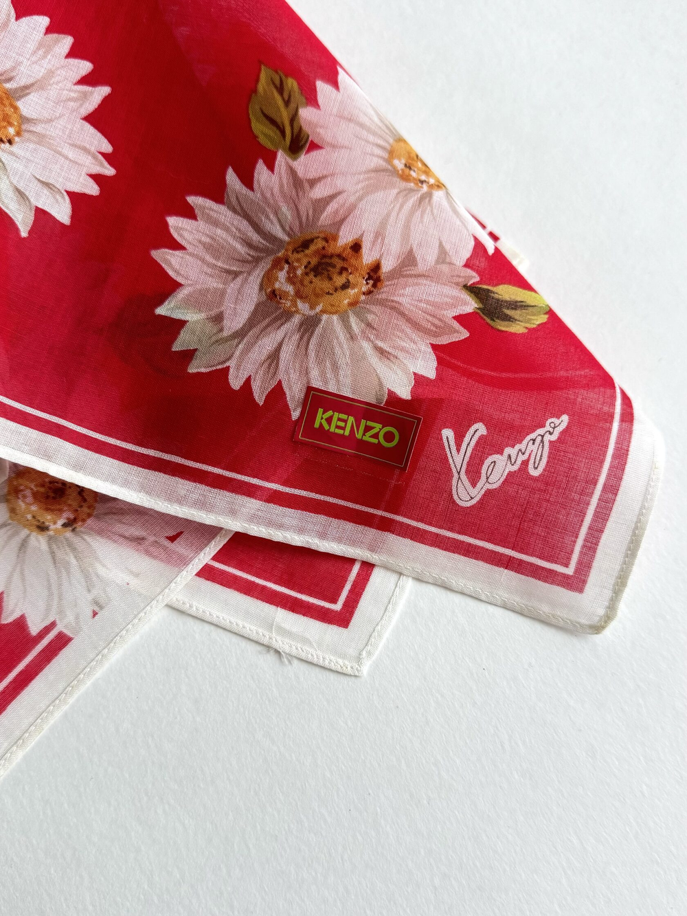 Платок красный Kenzo