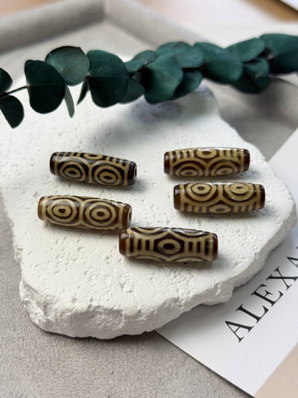 Бусина Дзи-дзи из агата, 10*30 мм, 1 штука