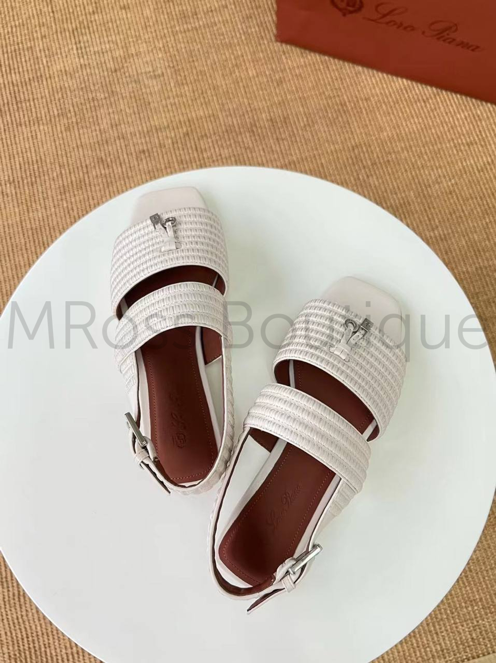 Сандалии Loro Piana Charms Sprightly женские в молочном цвете
