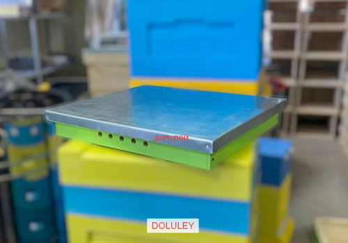 Крыша 10 рамочного улья крашен (липа)