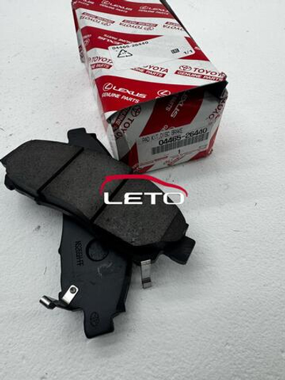 Колодки тормозные передние 04465-26440 0446526440