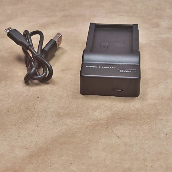 Зарядное USB устройство Garmin Montana 6xx, Alpha 100 / 200 / 300 для аккумуляторов 010-11654-03