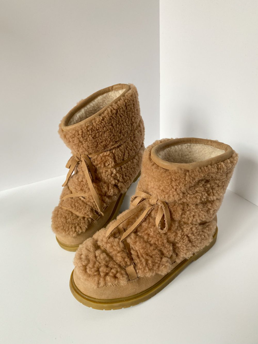 Новые меховые сапоги Donsje, 31