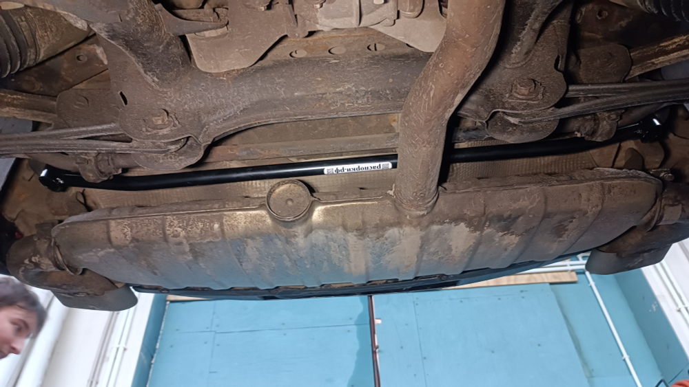 Усилитель жесткости заднего подрамника Volkswagen Touareg 1 (GP) и Porsche Cayenne (955/957) (ПОД ЗАКАЗ)