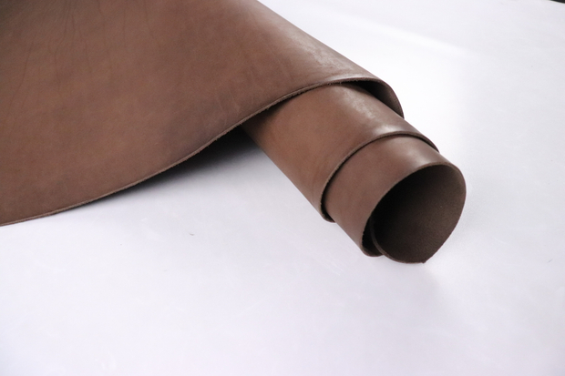 1,8-2,2 Юфть Темно-коричневая отделкой Pull Oil