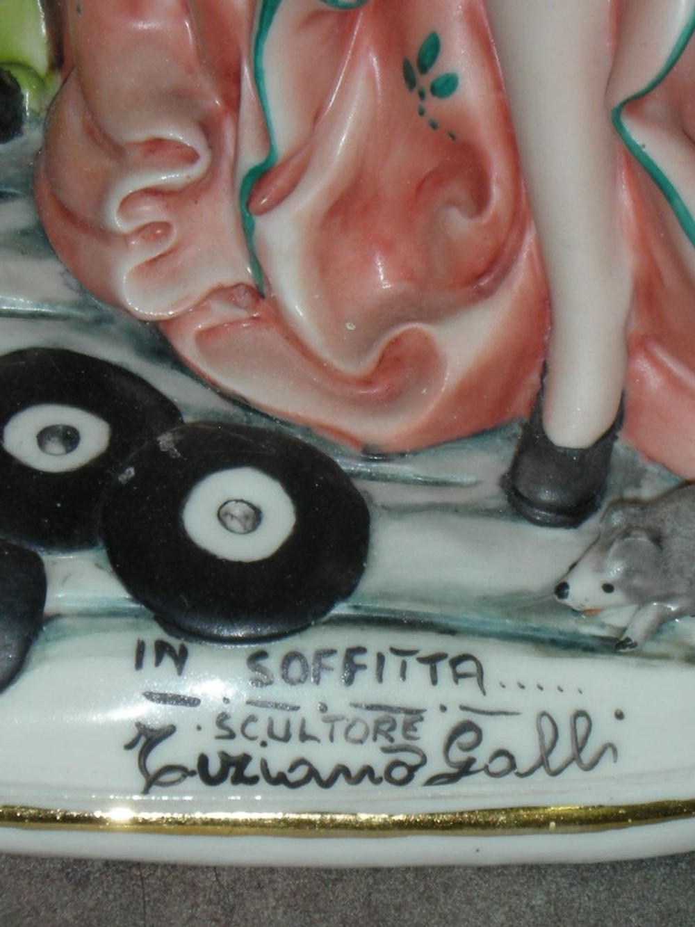 Статуэтка. Фарфор. На чердаке. Capodimonte. Италия