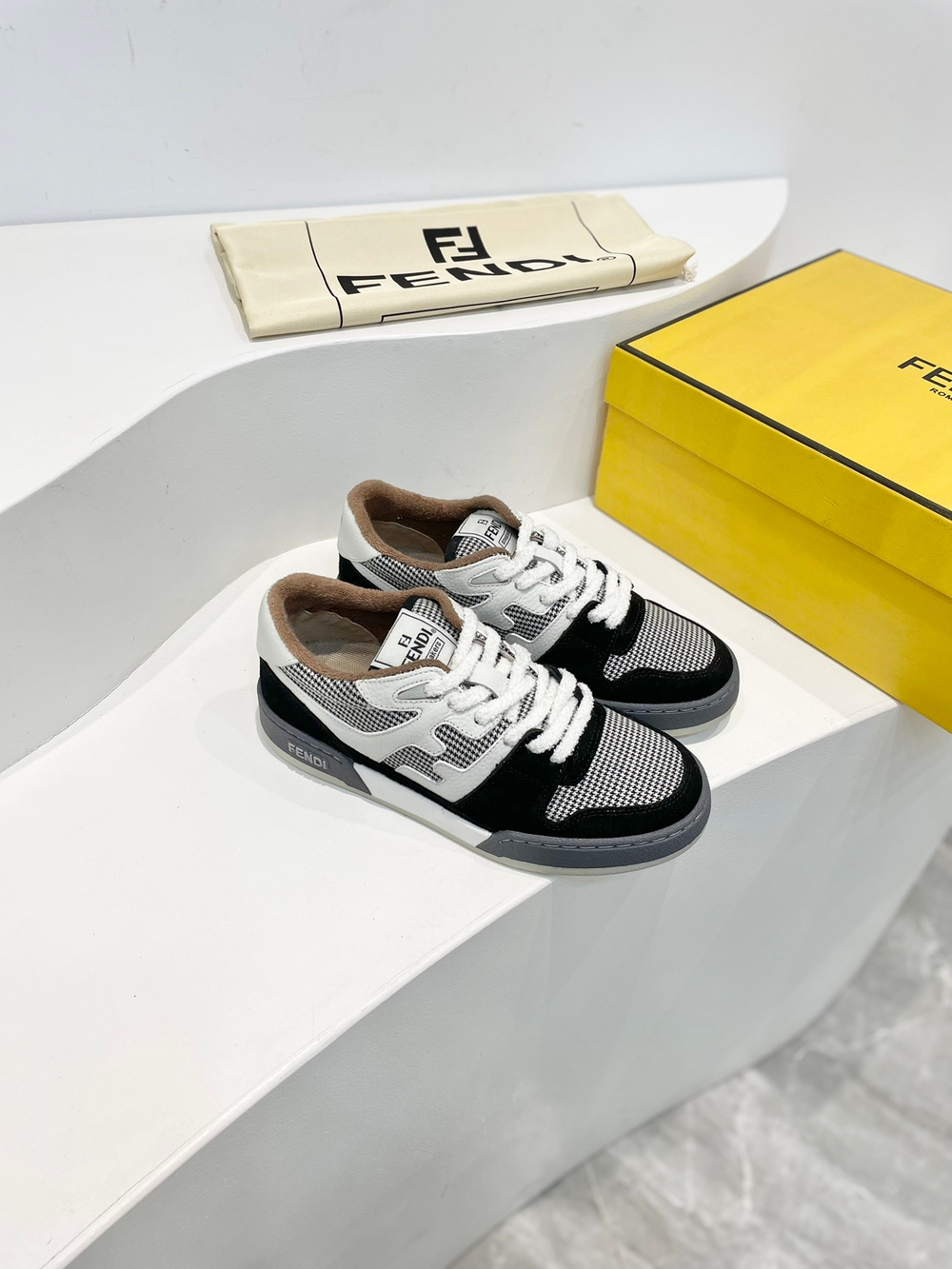 Fendi Sneakers