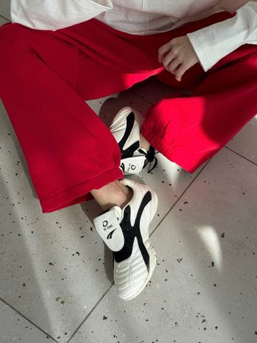 Белые кожаные кроссовки-футзалки