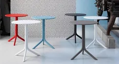 Регулируемый пластиковый стол Spritz Ø60 см, голубой