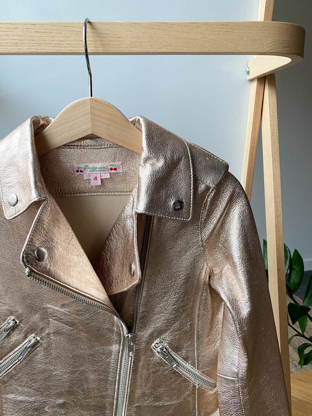 Новая кожанная куртка Bonpoint, 104