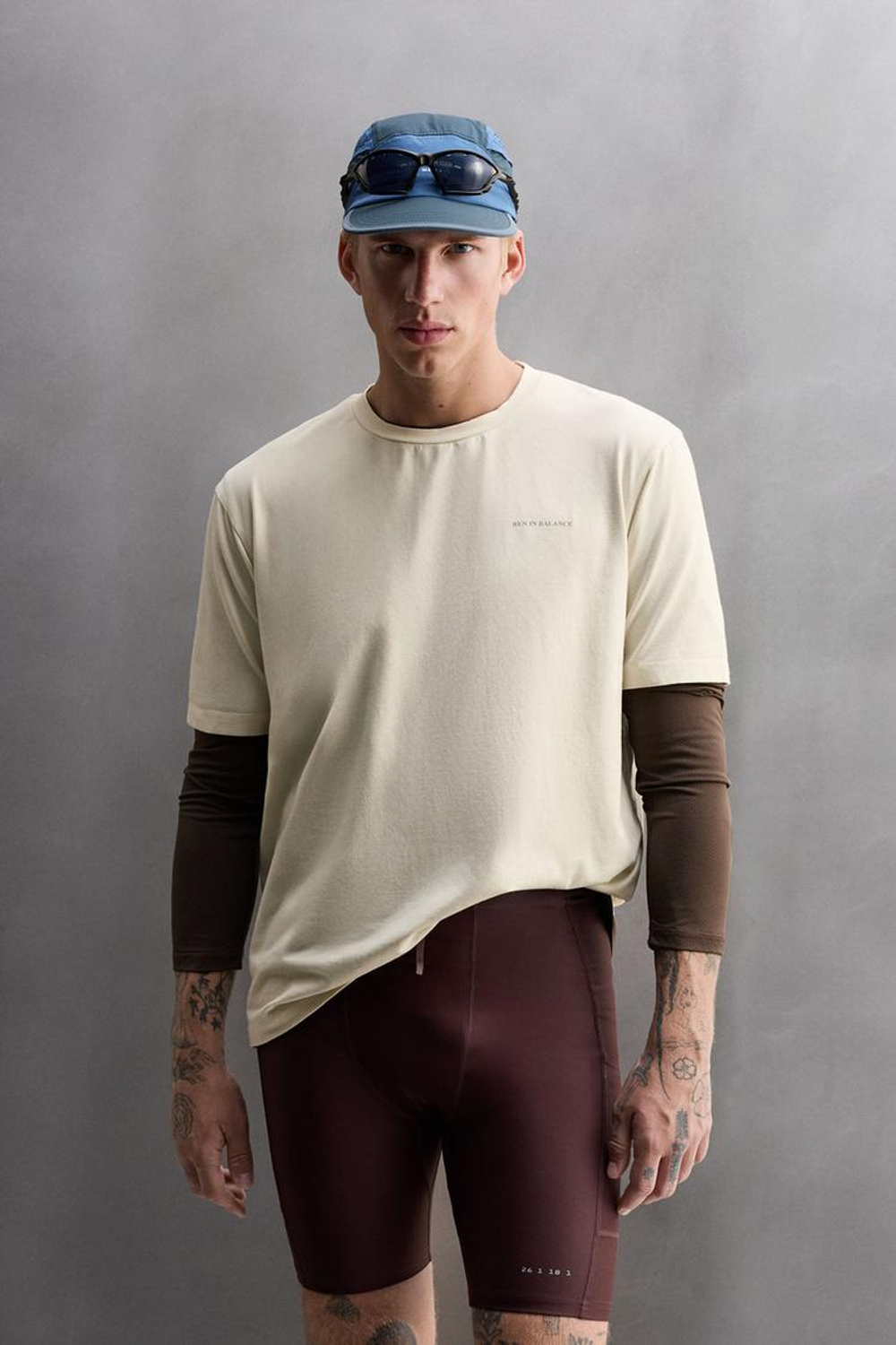 ZARA ФУТБОЛКА С ГРАФИЧЕСКИМ ПРИНТОМ, ЭКРЮ