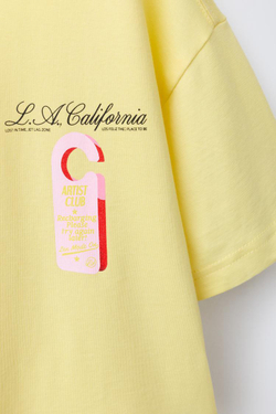 ZARA ФУТБОЛКА С ПРИНТОМ, ЖЕЛТЫЙ