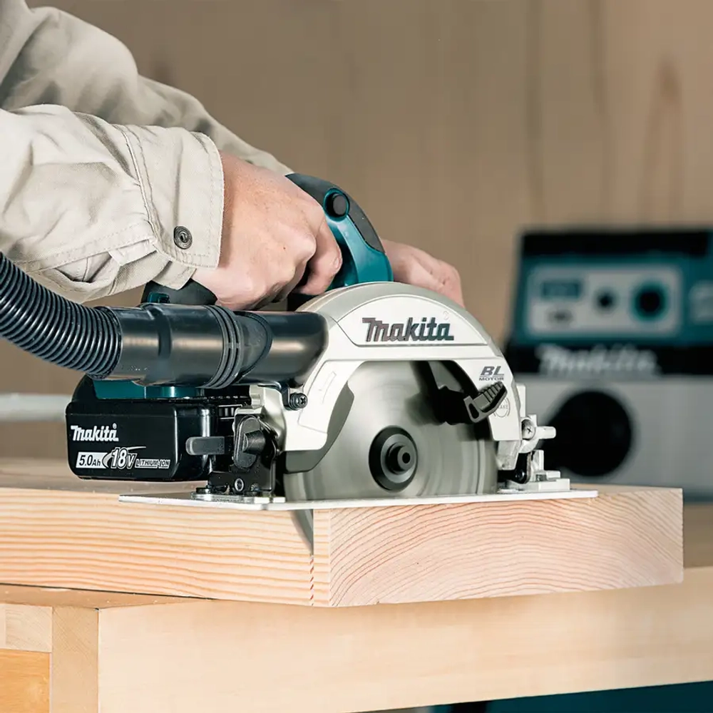 Аккумуляторная дисковая пила Makita DHS660Z