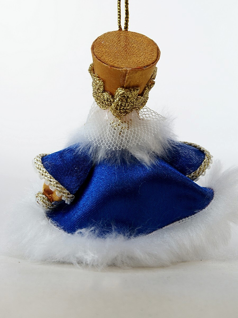 Кукла-подвеска Боярыня в зимнем одеянии