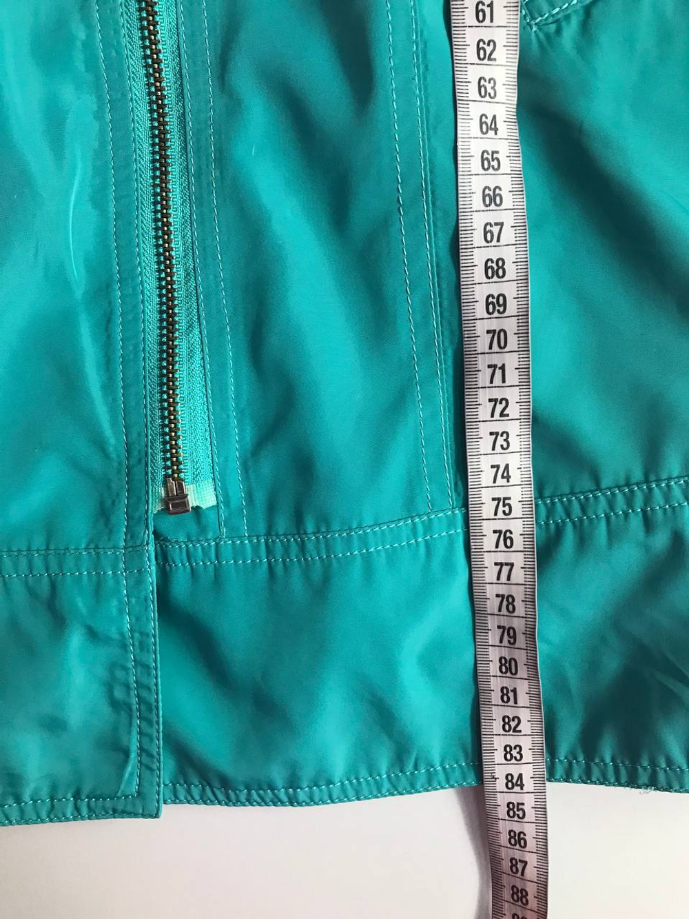 Плащ Vernia красивого оттенка, маркировка S, визуально 44 размер