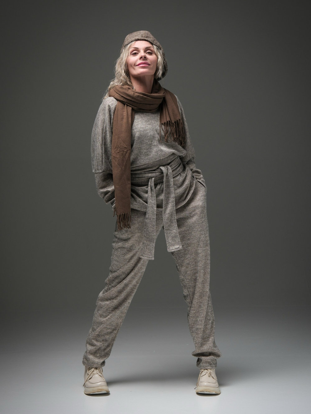 Костюм /лонгслив +штаны 👖 /не знаем какой цвет